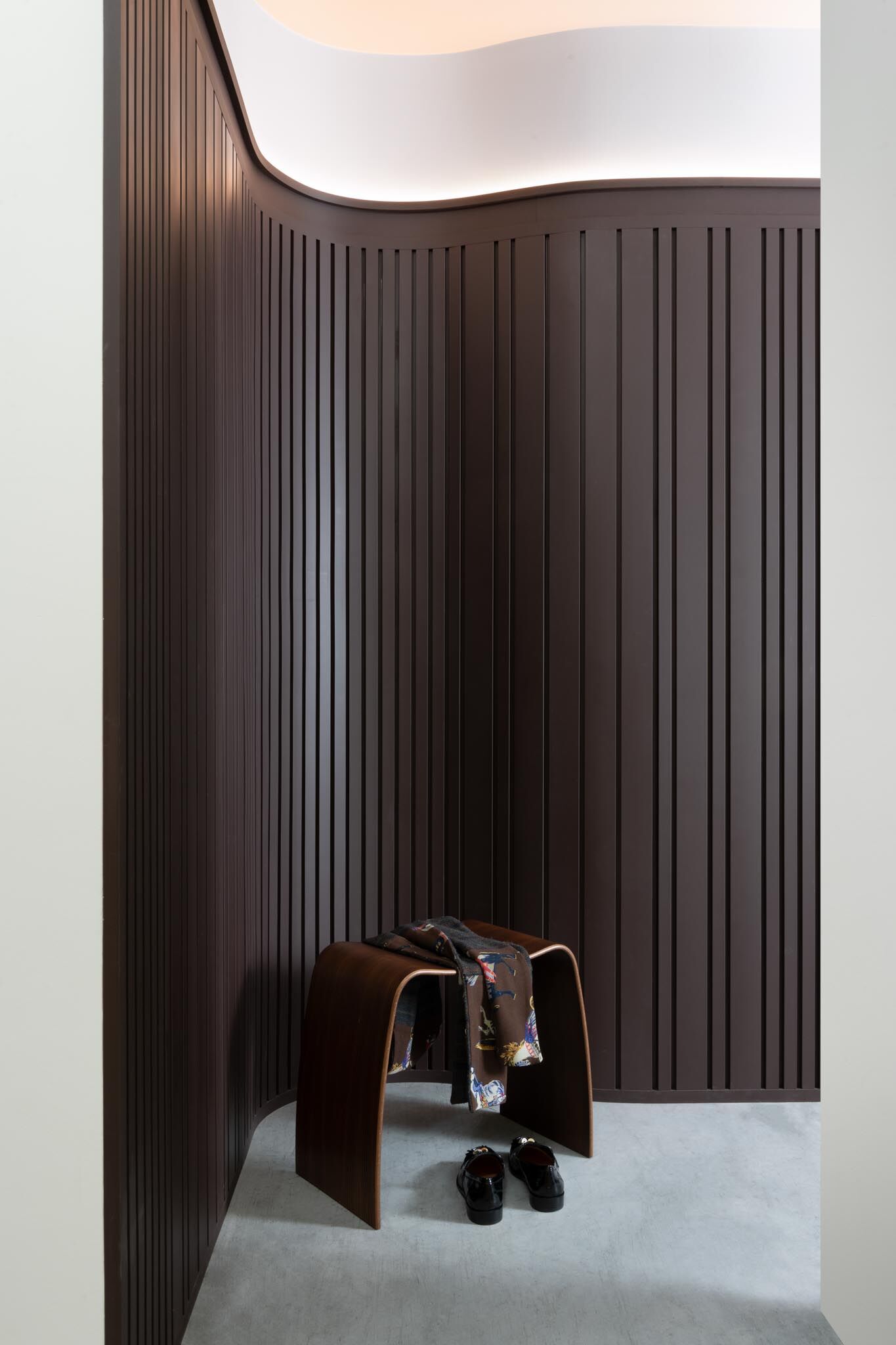 W111-2600 Sienas panelis 260 x 2 x 25 cm