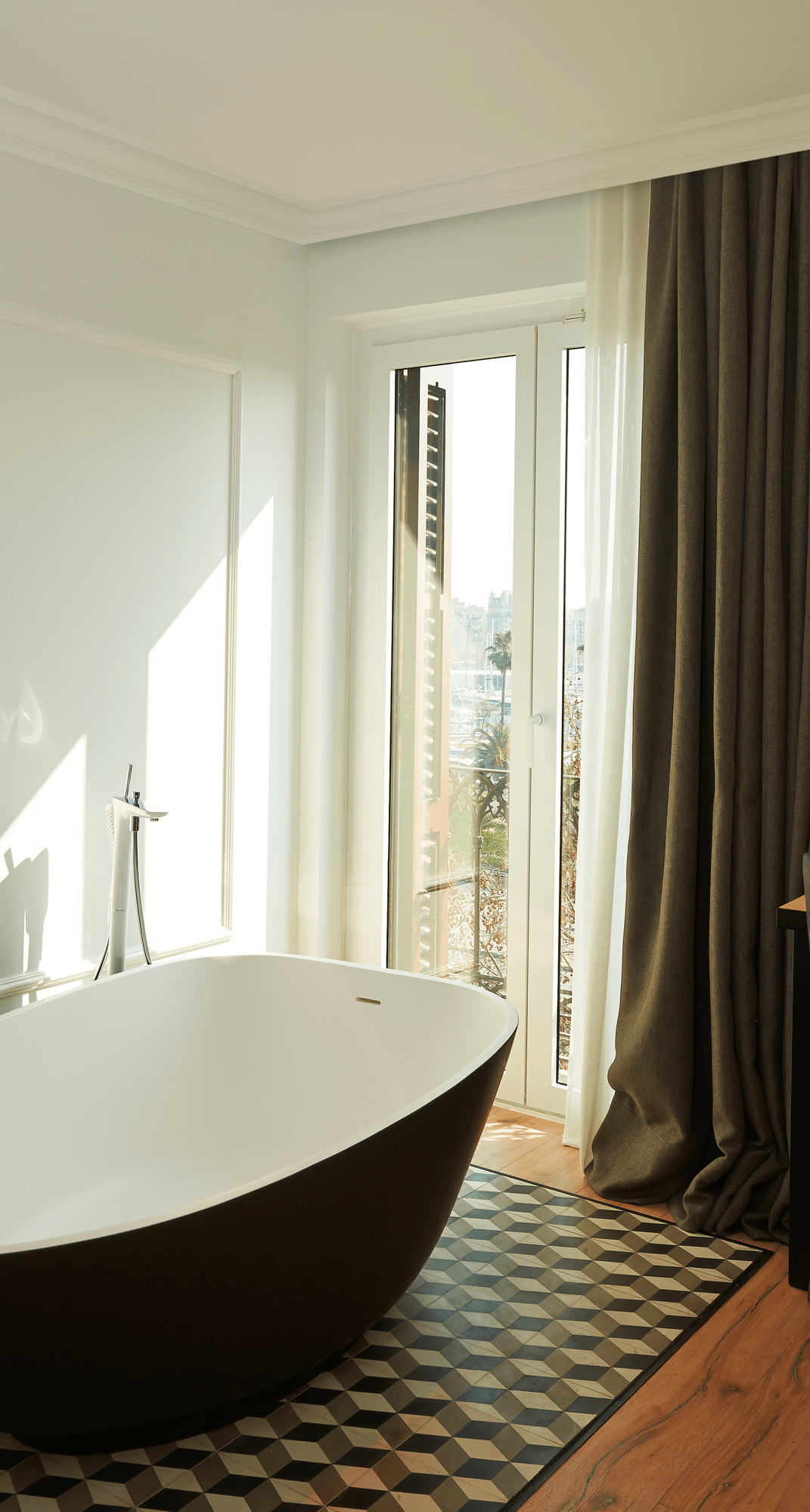 C341 Karnīze 200 x 12.2 x 8.8 cm